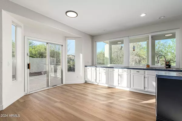 4922 E MONTE Way, Phoenix, AZ 85044