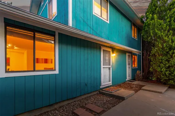 943 Yew CT, Longmont, CO 80504