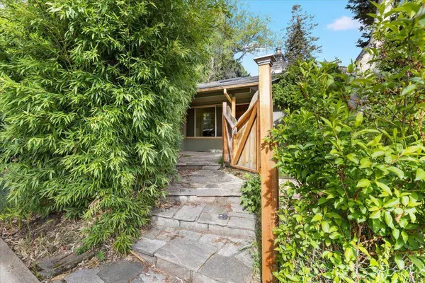 145 Union St, Ashland, OR 97520