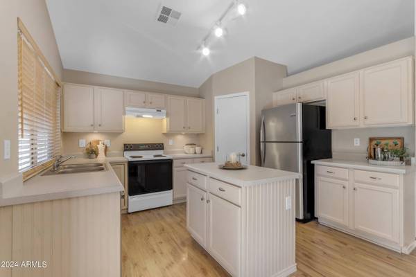 1349 W VAUGHN Avenue, Gilbert, AZ 85233