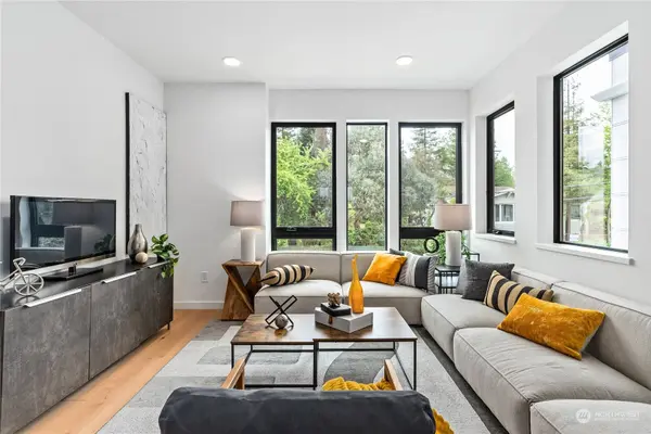 4218 SW 100th ST, Seattle, WA 98146