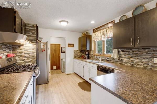 1851 Navajo TRL, Woodland Park, CO 80863