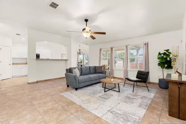 6730 LUCKY FLDS, Converse, TX 78109-3529