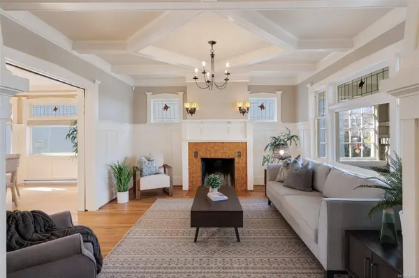 163 Bushby St, Victoria, BC V8S 1B5