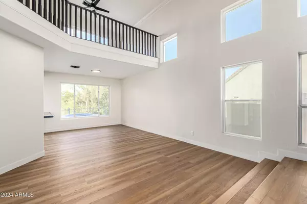 4922 E MONTE Way, Phoenix, AZ 85044