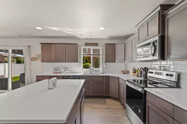 10115 W 9th Ave, Airway Heights, WA 99224