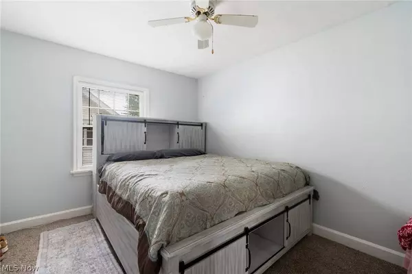 126 E Woodland AVE, Columbiana, OH 44408