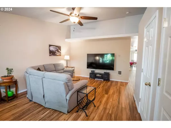 2108 WILSON CT, Cottage Grove, OR 97424