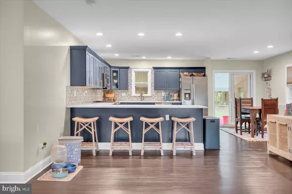 21 SUMMIT AVE, Berlin, NJ 08009