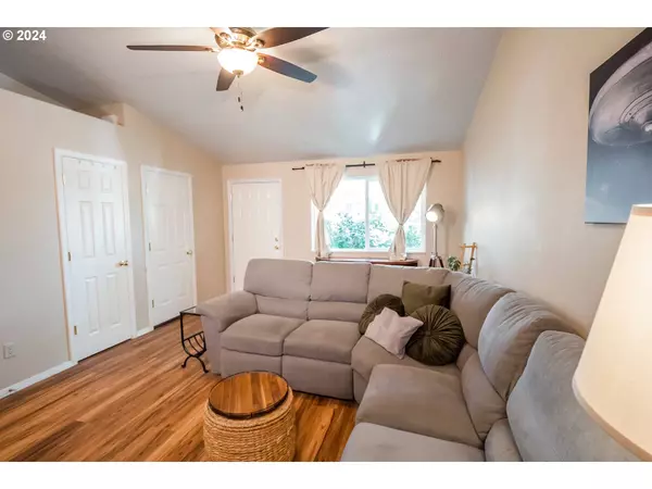 2108 WILSON CT, Cottage Grove, OR 97424