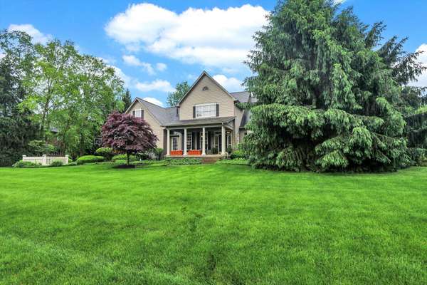 9045 Mallard Point, Zionsville, IN 46077