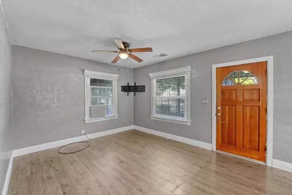 316 W Visalia Road, Exeter, CA 93221