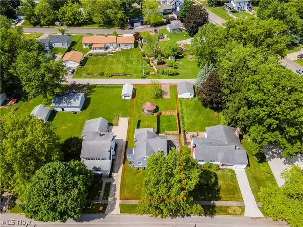 126 E Woodland AVE, Columbiana, OH 44408