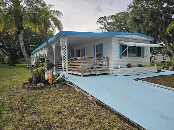 681 Candle CT NE, Palm Bay, FL 32907