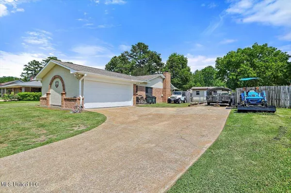 630 Bruin Avenue, Pearl, MS 39208