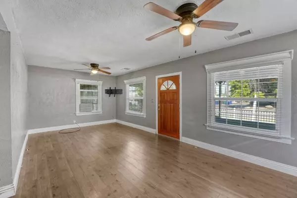 316 W Visalia Road, Exeter, CA 93221