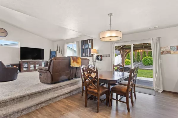 10115 W 9th Ave, Airway Heights, WA 99224