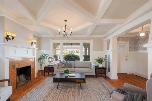 163 Bushby St, Victoria, BC V8S 1B5