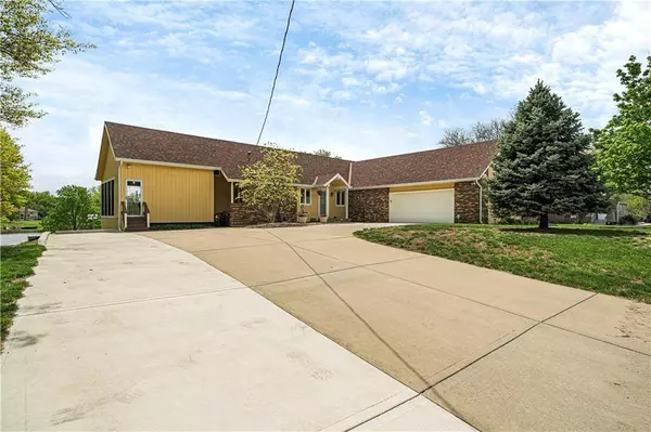 20125 W 119th ST, Olathe, KS 66061