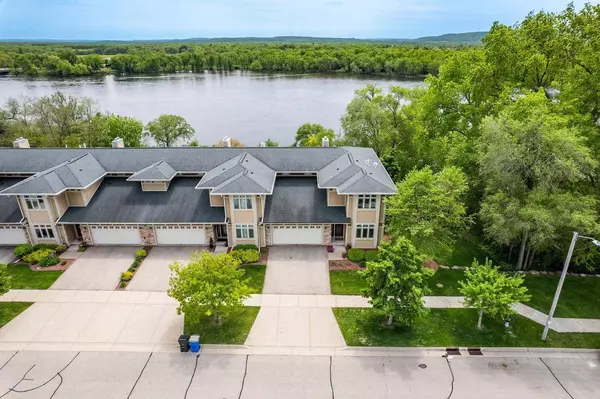 1100 W Pleasant Street #1, Portage, WI 53901