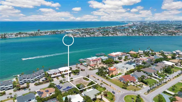 331 8TH AVE N, Tierra Verde, FL 33715