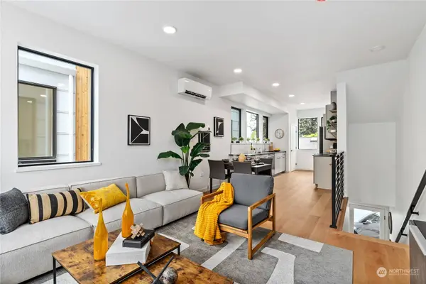 4218 SW 100th ST, Seattle, WA 98146