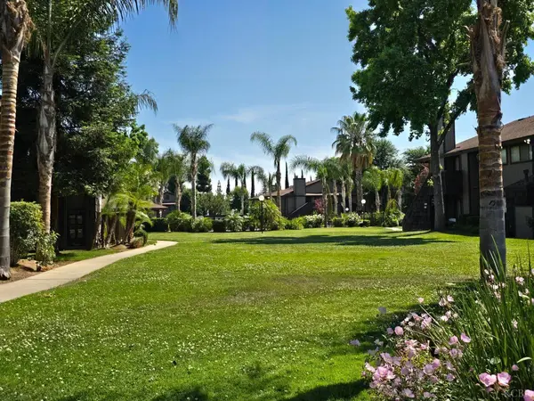 1190 S Winery Avenue S, Fresno, CA 93727