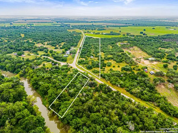 881 county road 392, Runge, TX 78151
