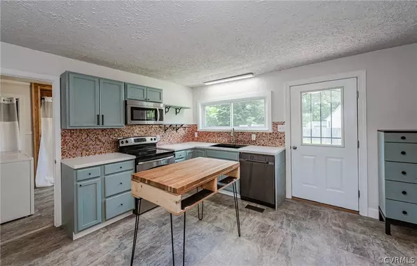 5405 Birch RD, Quinton, VA 23141