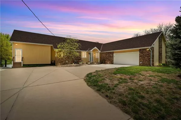 20125 W 119th ST, Olathe, KS 66061