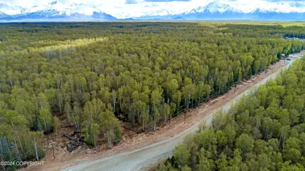 7869 N New Hope Farm RD, Wasilla, AK 99654