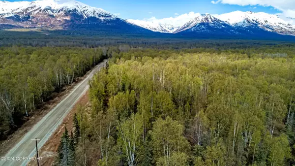 7935 N New Hope Farm RD, Wasilla, AK 99654