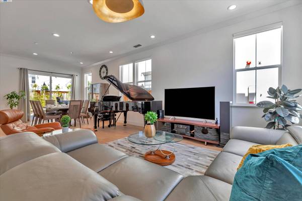 8571 Tailwind Ave, Newark, CA 94560