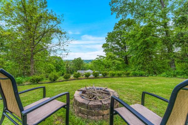 596 Fording Rd, New Castle, PA 16101-8616