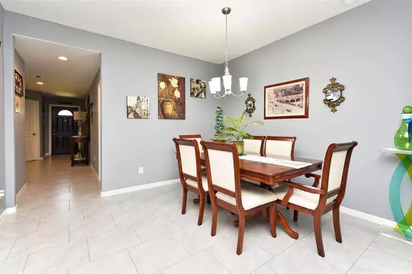 8010 Carillon WAY, Rosharon, TX 77583