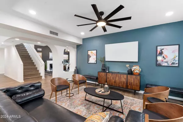 5731 E CLAIRE Drive, Scottsdale, AZ 85254