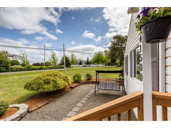 41500 SE VISTA LOOP DR, Sandy, OR 97055