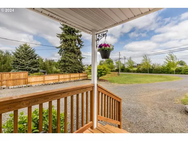 41500 SE VISTA LOOP DR, Sandy, OR 97055