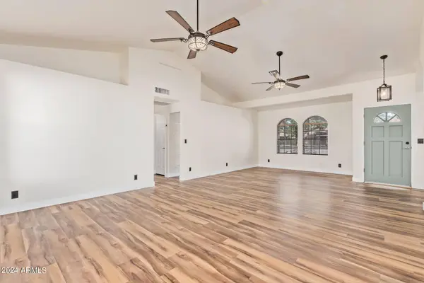 925 E LEXINGTON Avenue, Gilbert, AZ 85234