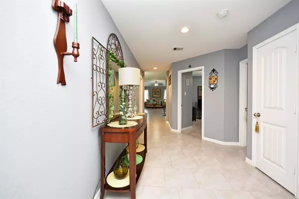 8010 Carillon WAY, Rosharon, TX 77583