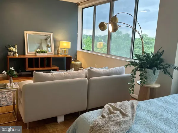 6641 WAKEFIELD DR #701, Alexandria, VA 22307