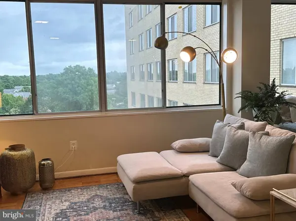 6641 WAKEFIELD DR #701, Alexandria, VA 22307