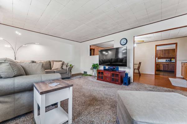 596 Fording Rd, New Castle, PA 16101-8616