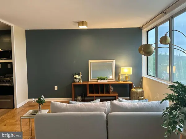 6641 WAKEFIELD DR #701, Alexandria, VA 22307