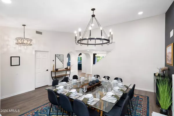 5731 E CLAIRE Drive, Scottsdale, AZ 85254