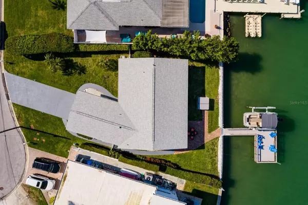 11085 6TH ST E, Treasure Island, FL 33706