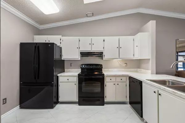 11 Flint WAY, Boynton Beach, FL 33426