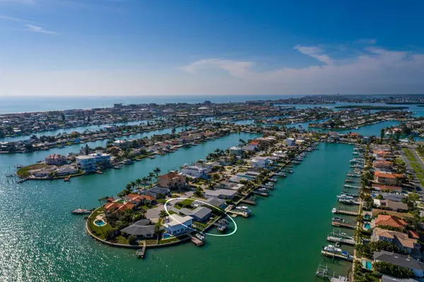 11085 6TH ST E, Treasure Island, FL 33706