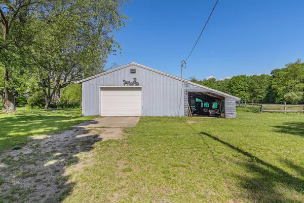 8986 N 80th Avenue, Pentwater, MI 49449