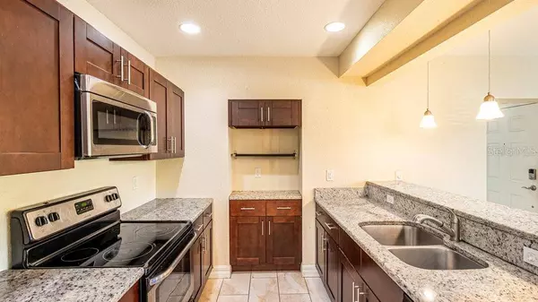 2620 BETTY ST, Orlando, FL 32803